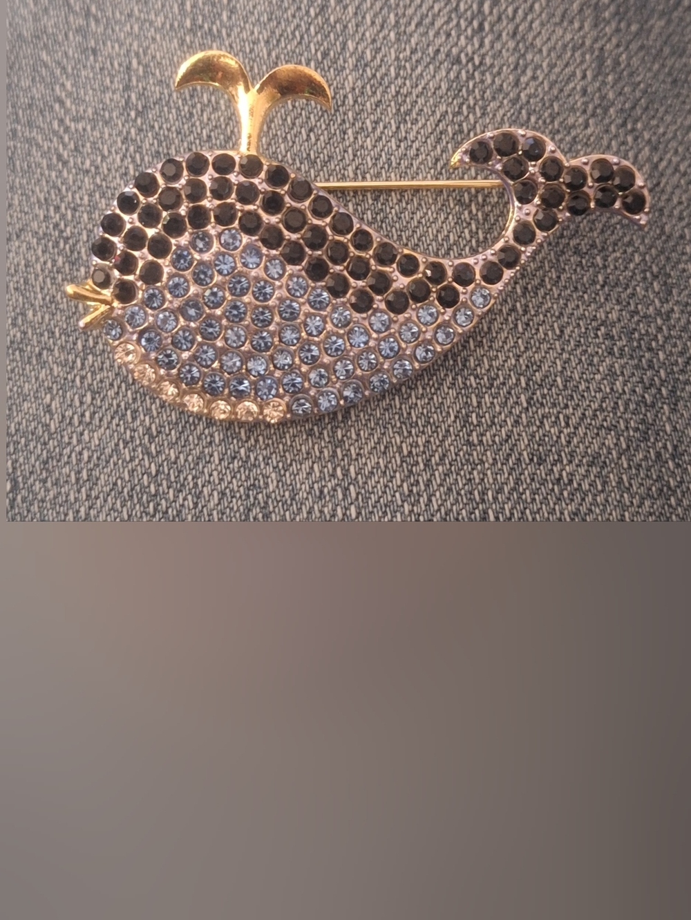 Gold Tone Whale Brooch or Pin W/ Dark & Light Blue & Clear Rhinestones NIP